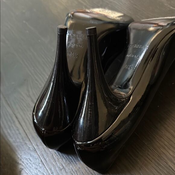 Burberry Black Patent Leather Heels – Size 36.5 | NWOB | Elegant Designer Pumps - Picture 14 of 14